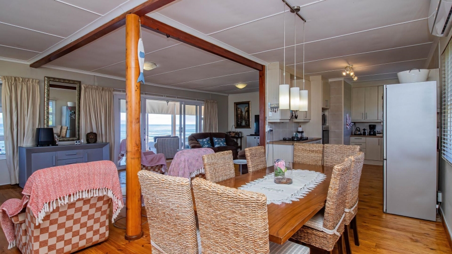 4 Bedroom Property for Sale in Perlemoenbaai Western Cape